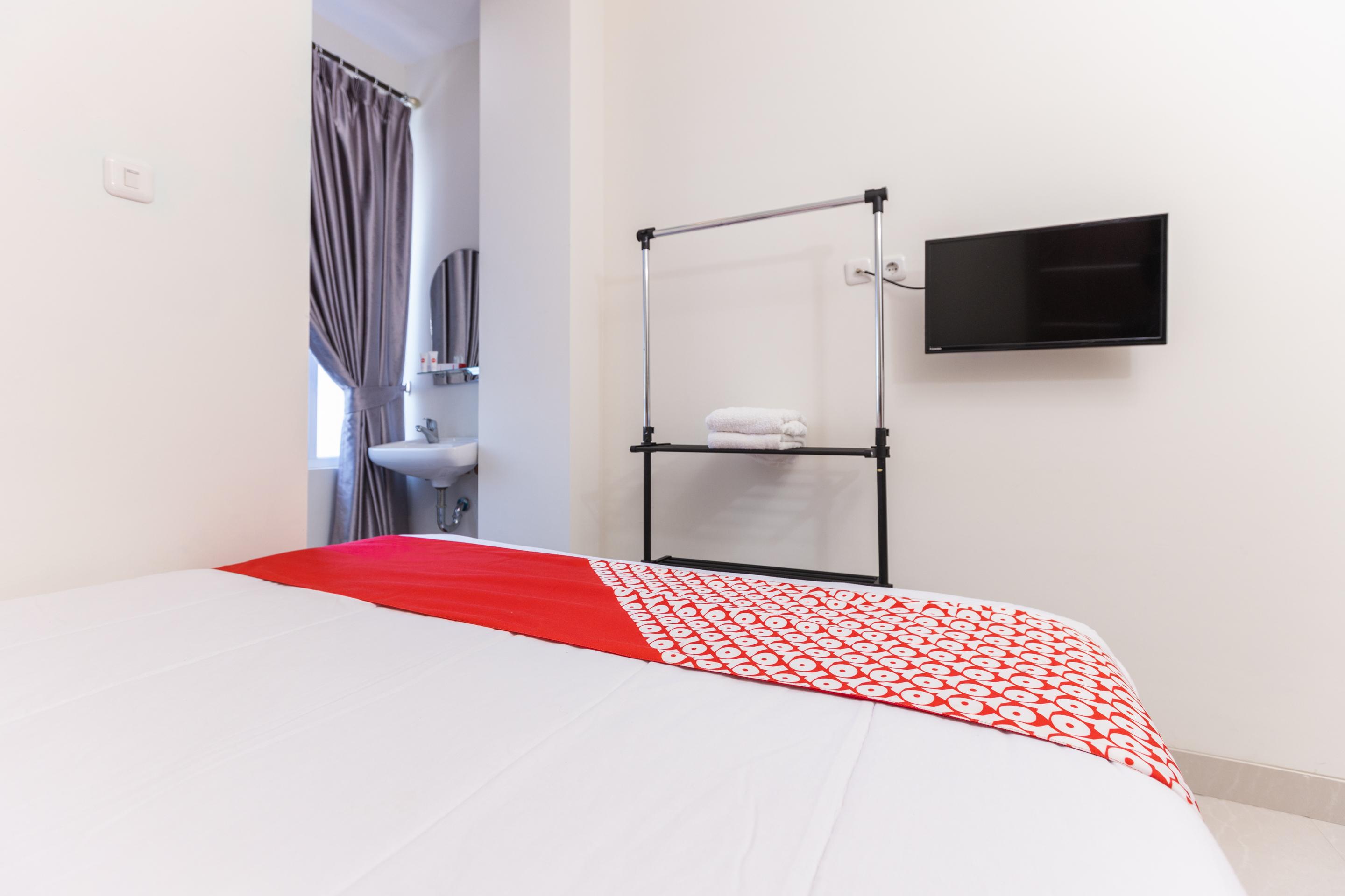 Oyo 1975 Bale Ikite Hotell Makassar Exteriör bild
