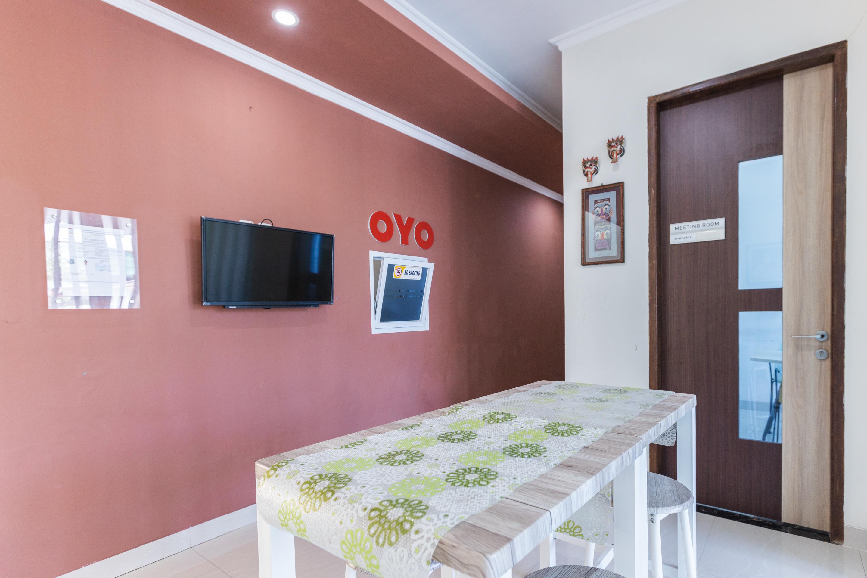 Oyo 1975 Bale Ikite Hotell Makassar Exteriör bild