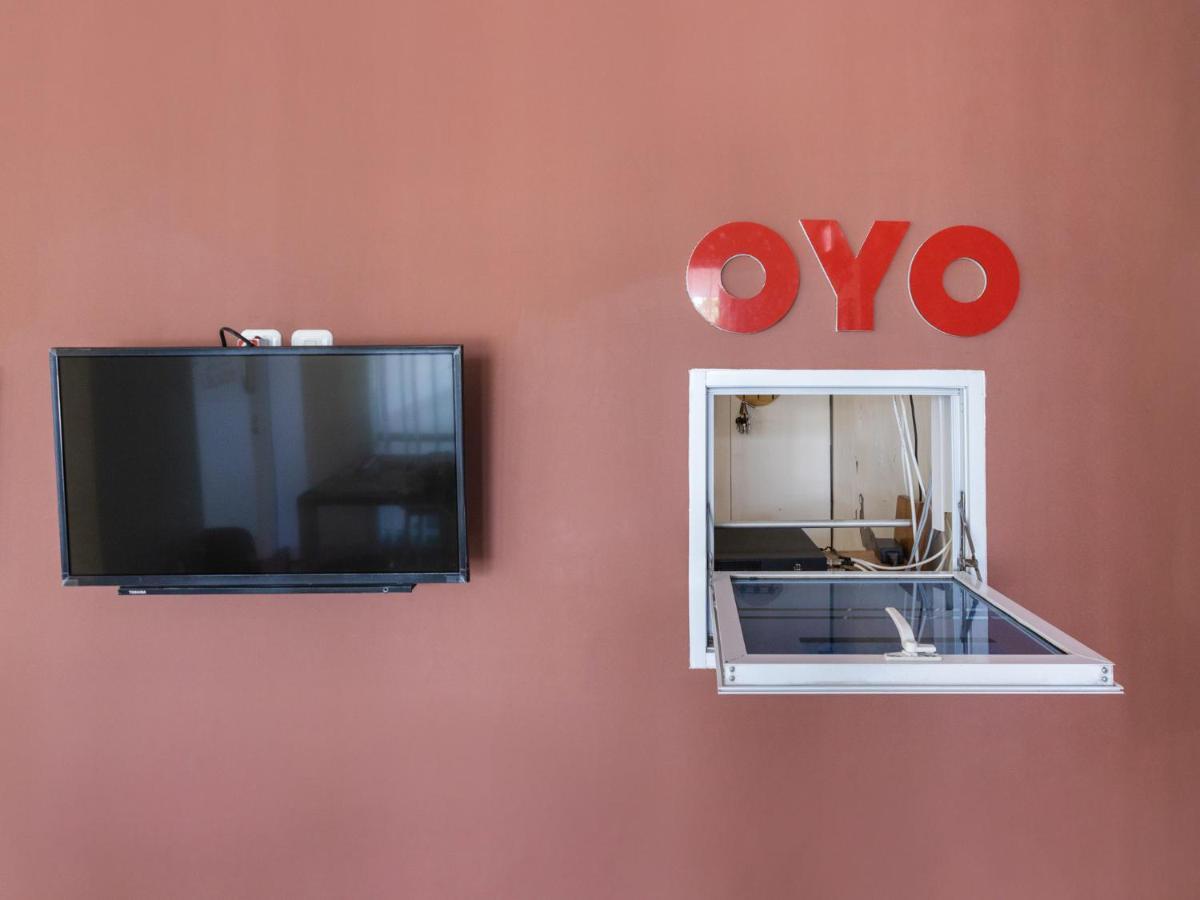 Oyo 1975 Bale Ikite Hotell Makassar Exteriör bild